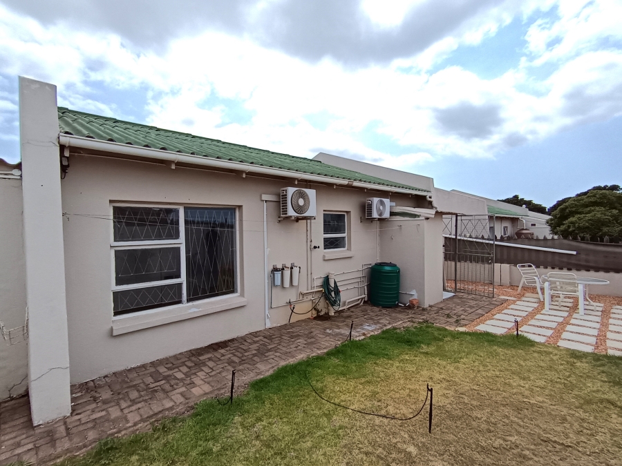 2 Bedroom Property for Sale in Wavecrest Eastern Cape